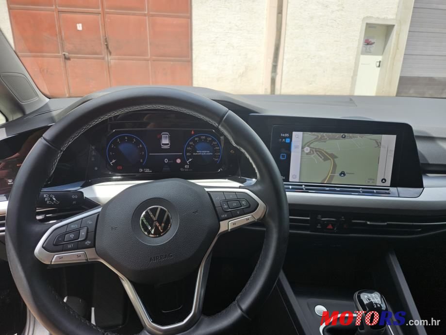 2021' Volkswagen Golf VIII 1,0 Tsi photo #5
