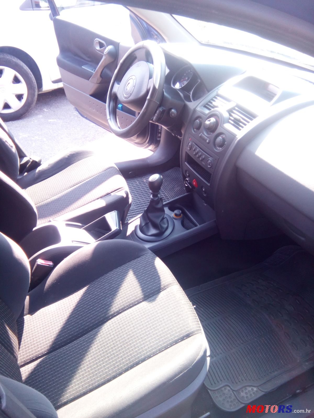 2004' Renault Megane photo #5