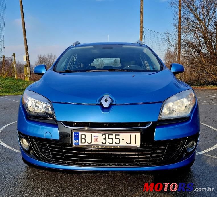 2012' Renault Megane Grandtour photo #3