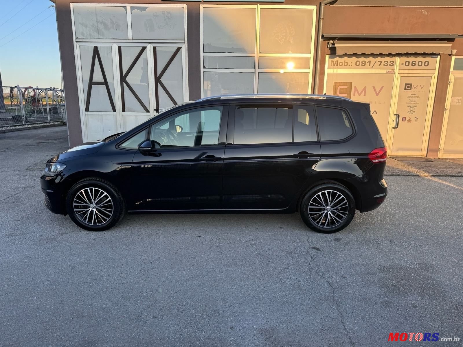 2017' Volkswagen Touran 2.0 Tdi Dsg photo #6