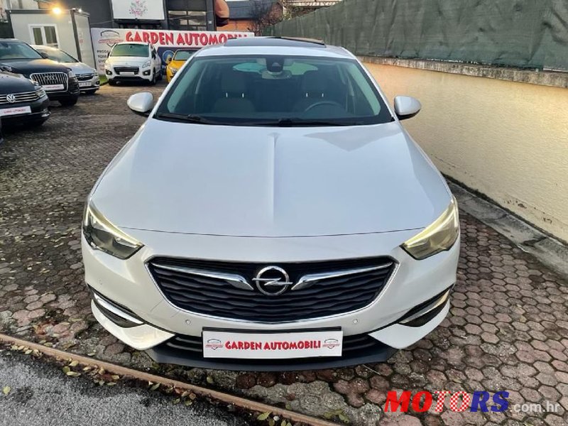 2017' Opel Insignia photo #3