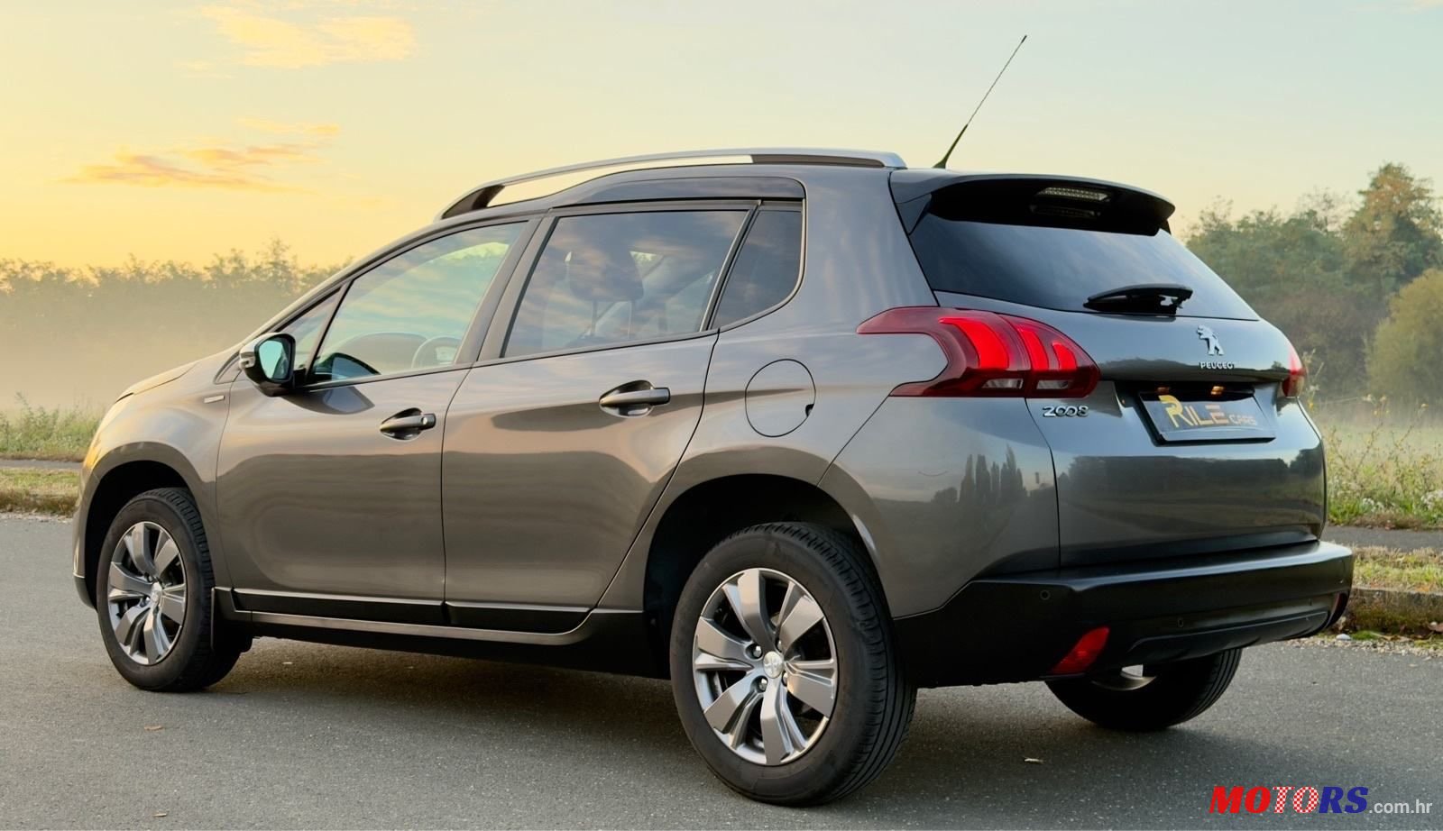 2018' Peugeot 2008 1,5 Bluehdi photo #4