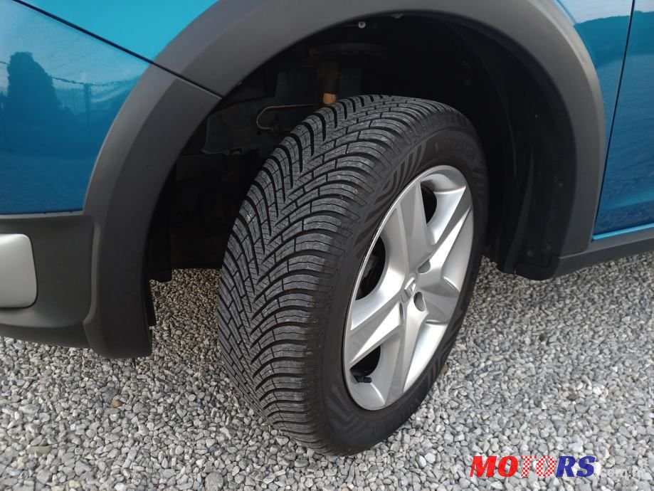 2016' Dacia Sandero photo #5