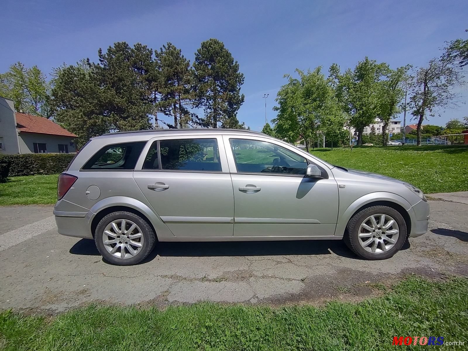 2005' Opel Astra Karavan photo #3