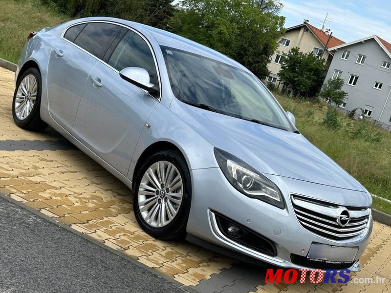 2013' Opel Insignia Sport photo #1