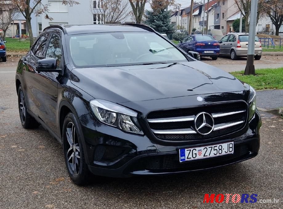 2015' Mercedes-Benz GLA 180 Cdi photo #3