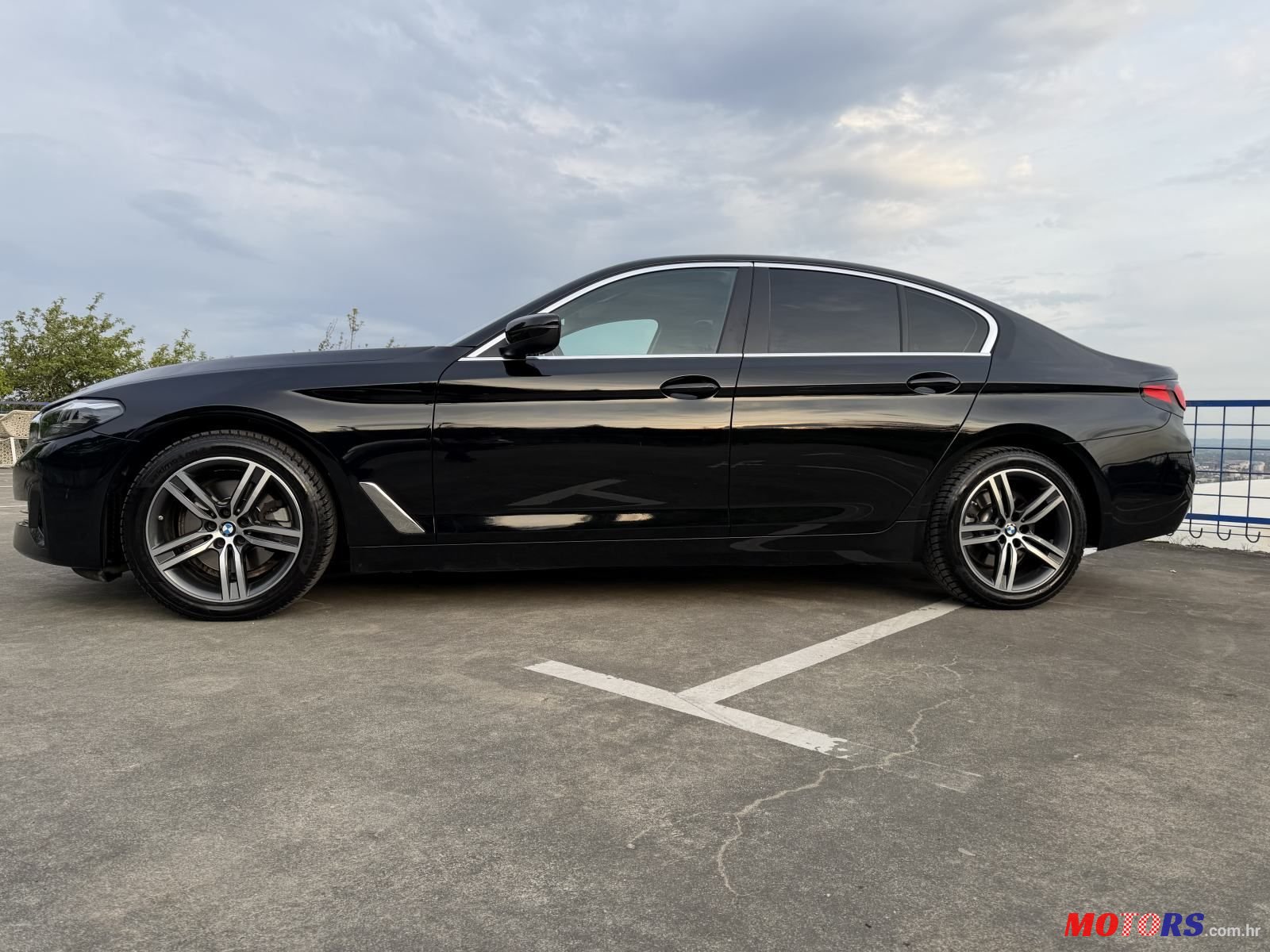 2022' BMW Serija 5 520D photo #3