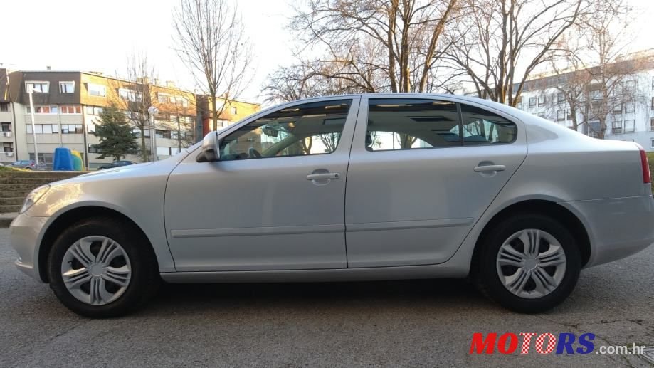 2011' Skoda Octavia 1,6 Tdi photo #2
