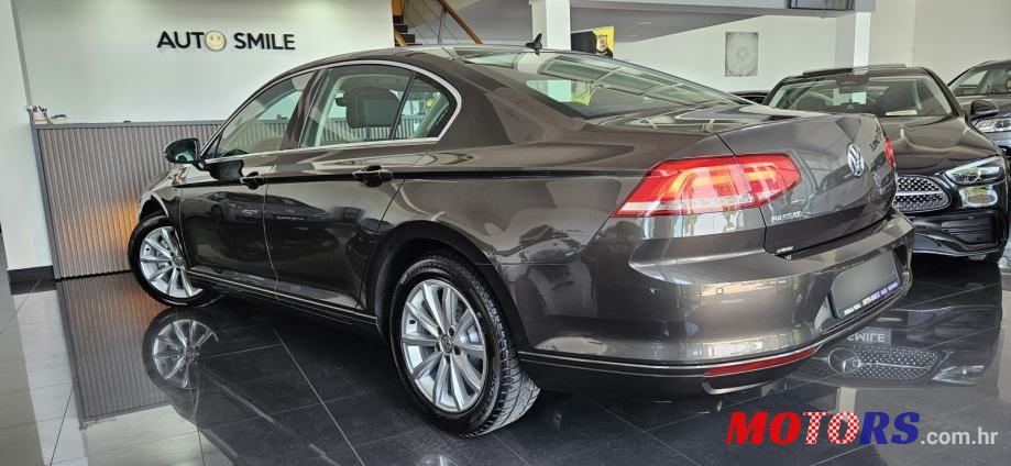 2018' Volkswagen Passat photo #4