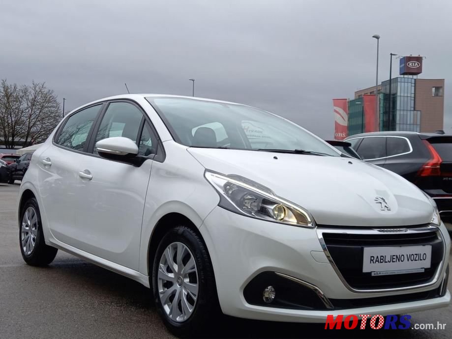 2019' Peugeot 208 photo #6