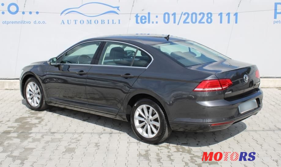 2017' Volkswagen Passat photo #4