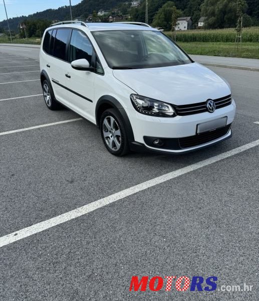 2011' Volkswagen Touran 2,0 Tdi photo #3