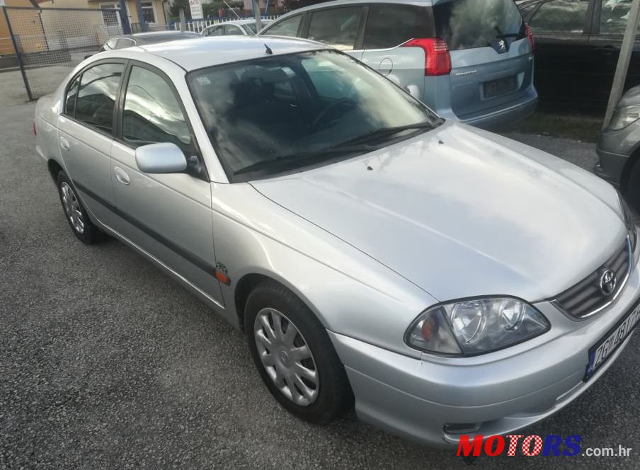 2001' Toyota Avensis 2,0 D-4D photo #1