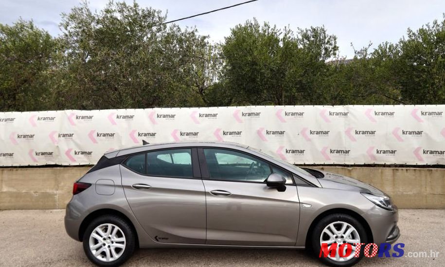 2016' Opel Astra 1.6 Cdti photo #1