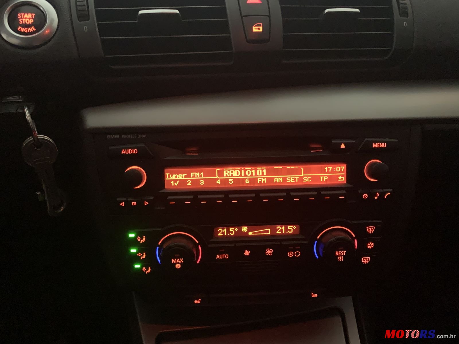 2007' BMW 1 Series 118 d photo #3