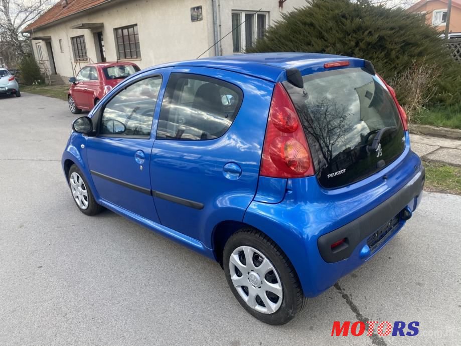 2009' Peugeot 107 1,0 photo #4