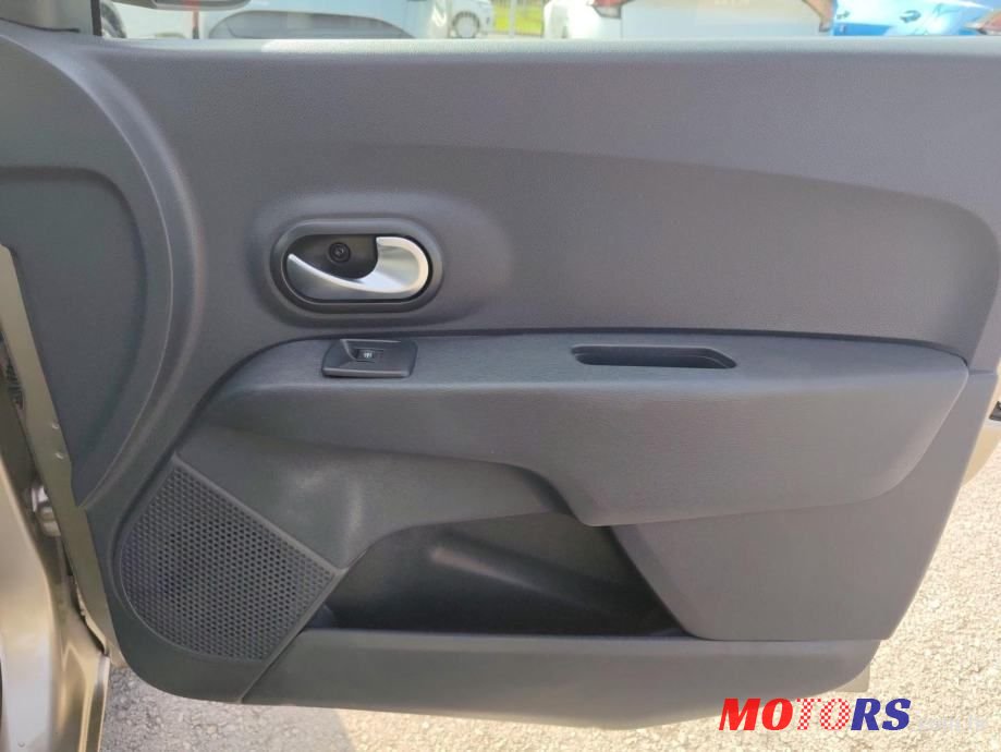 2019' Dacia Lodgy Stepway photo #3