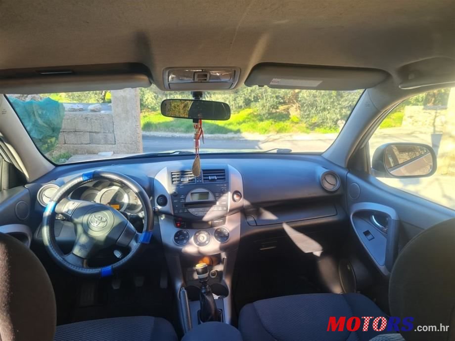 2006' Toyota RAV4 2,2 D-4D photo #3