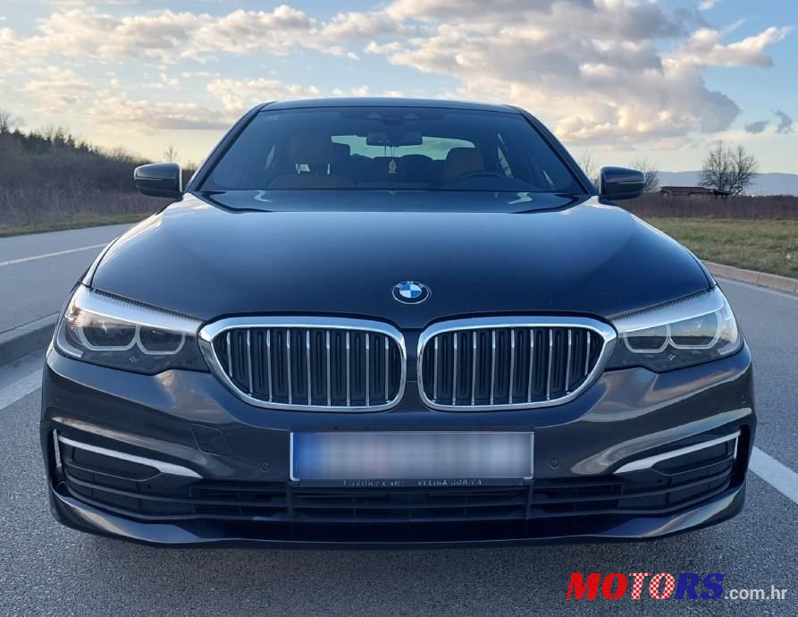2017' BMW Serija 5 520D photo #2
