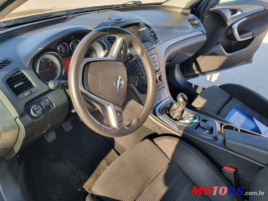 2011' Opel Insignia 2,0 Cdti Sport photo #3