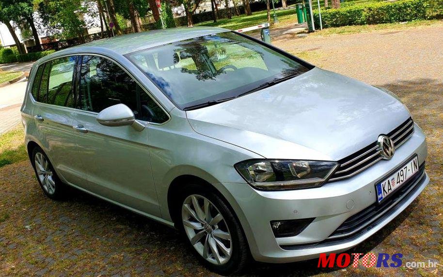 2015' Volkswagen Golf Sportsvan photo #2