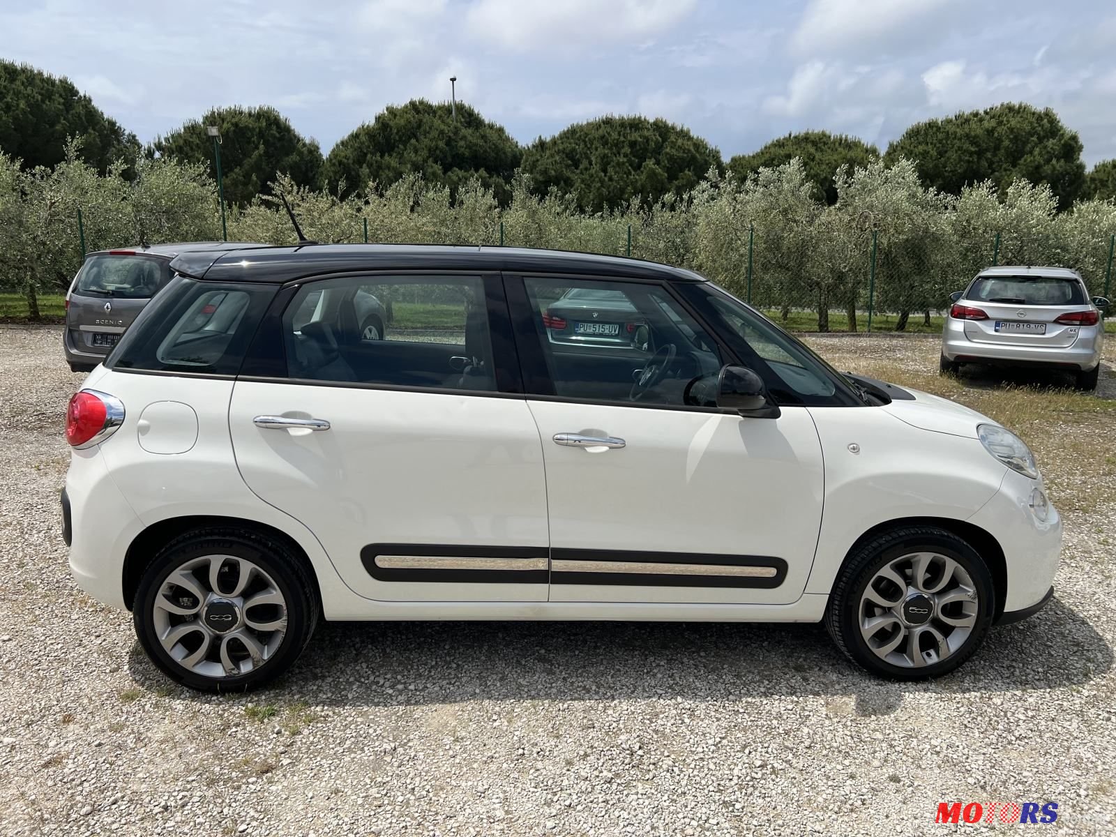2014' Fiat 500L photo #6