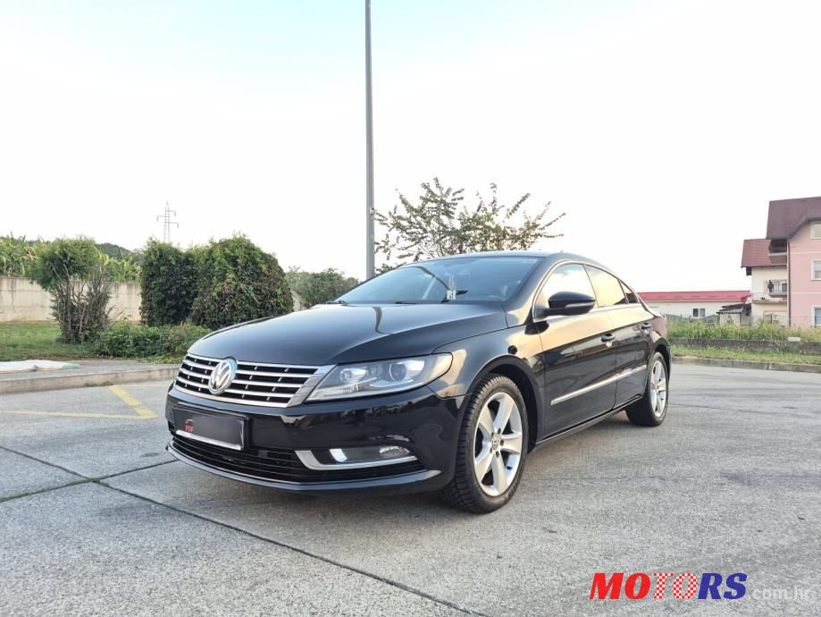 2013' Volkswagen Passat photo #1