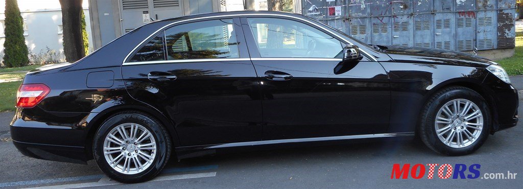 2010' Mercedes-Benz 200E CDI photo #7