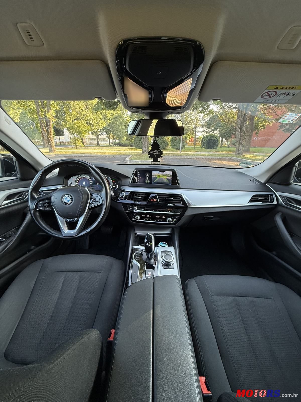 2018' BMW Serija 5 Touring 520D photo #5