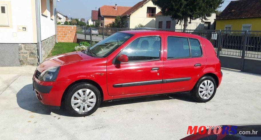 2002' Renault Clio 1,2 16V photo #1