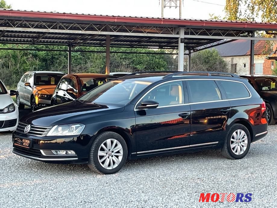 2012' Volkswagen Passat Variant photo #3