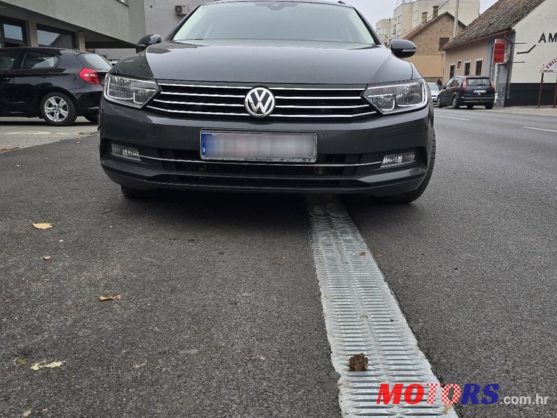 2019' Volkswagen Passat Variant photo #1