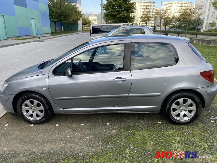 2004' Peugeot 307 2,0 Hdi photo #3