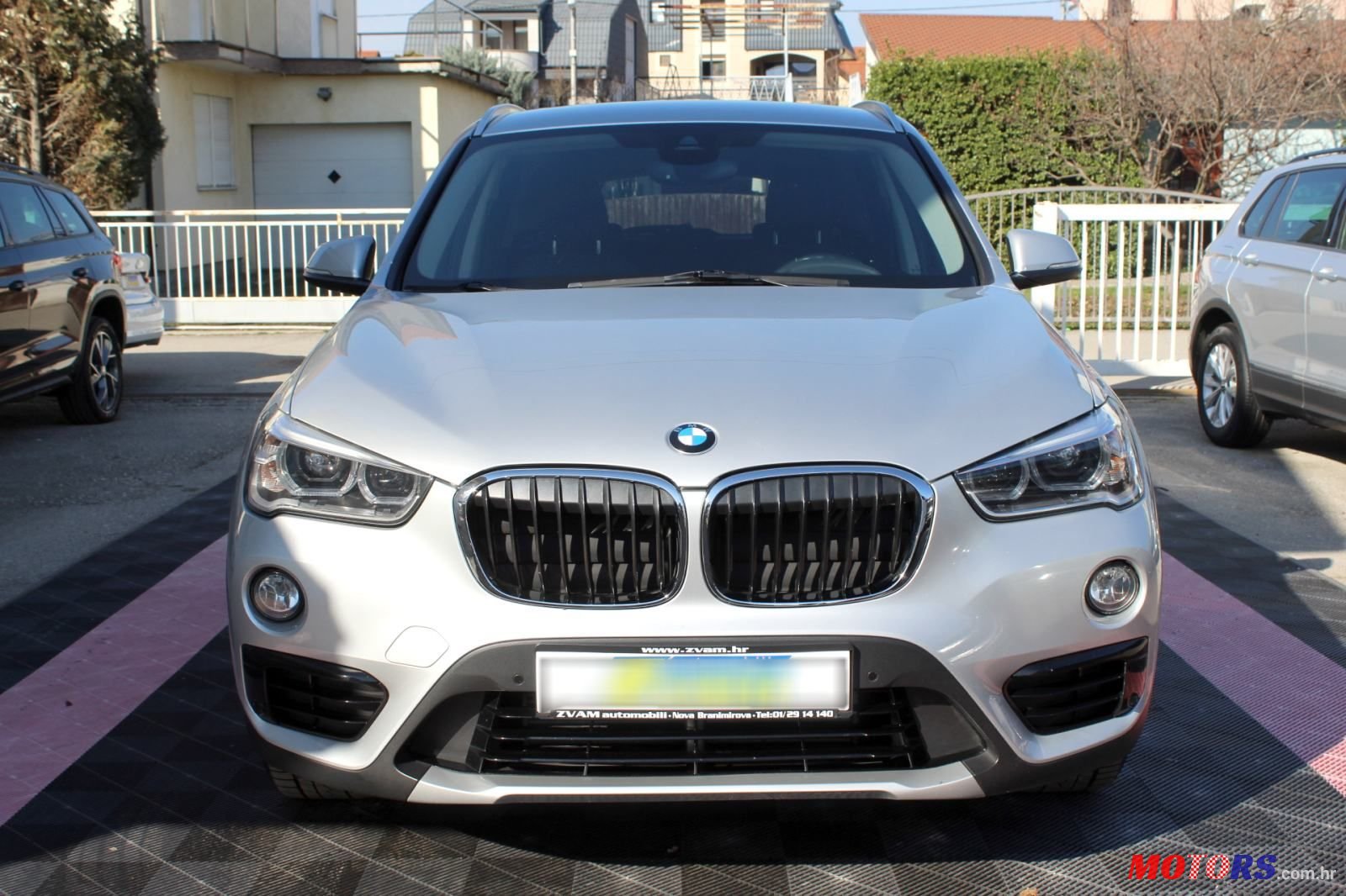 2017' BMW X1 18D photo #2