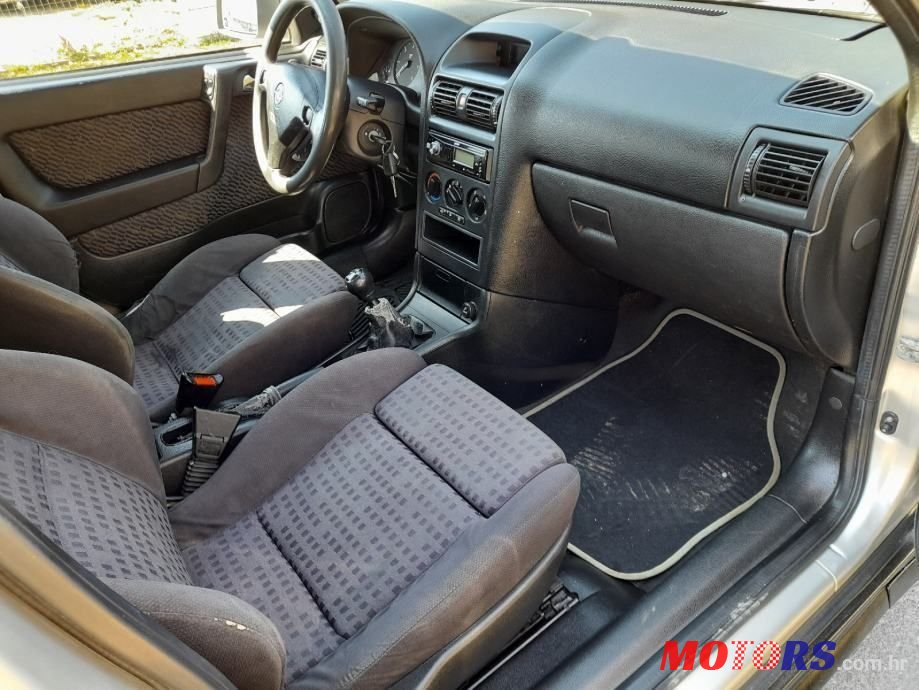 2001' Opel Astra Karavan photo #6