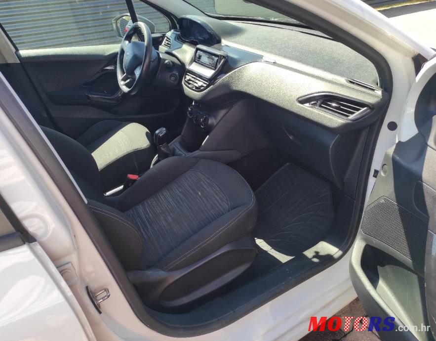 2014' Peugeot 208 1,4 Hdi photo #6