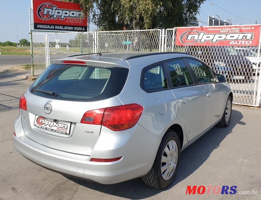 2012' Opel Astra Karavan photo #6