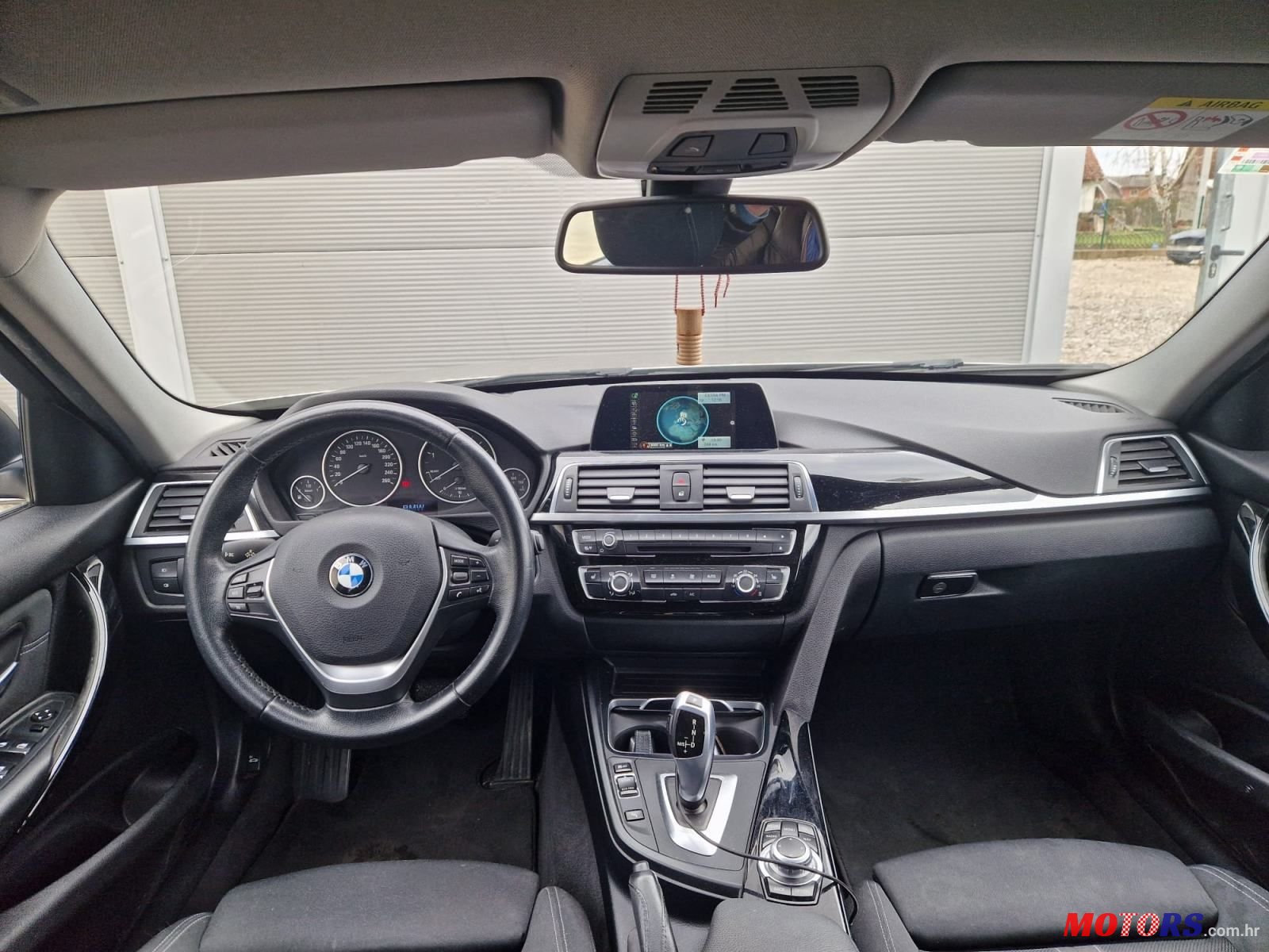 2015' BMW Serija 3 320D photo #4