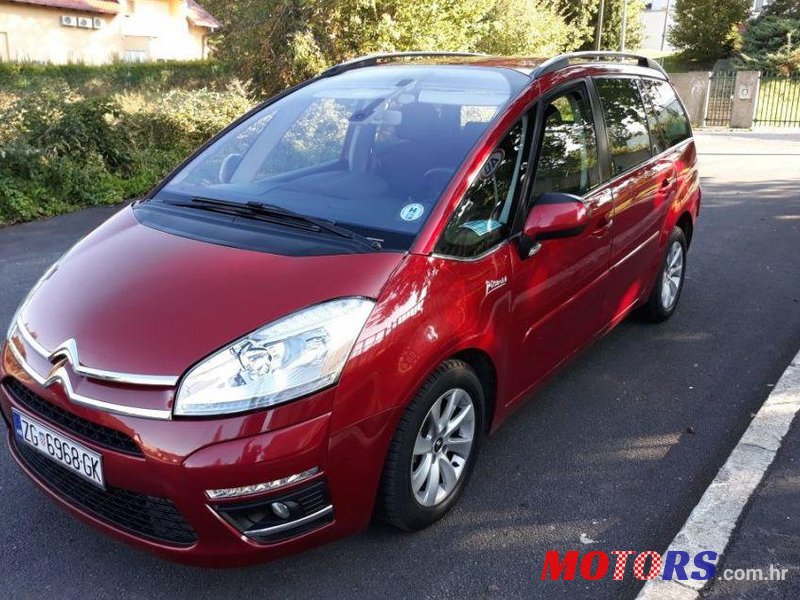 2011' Citroen C4 Grand Picasso photo #4