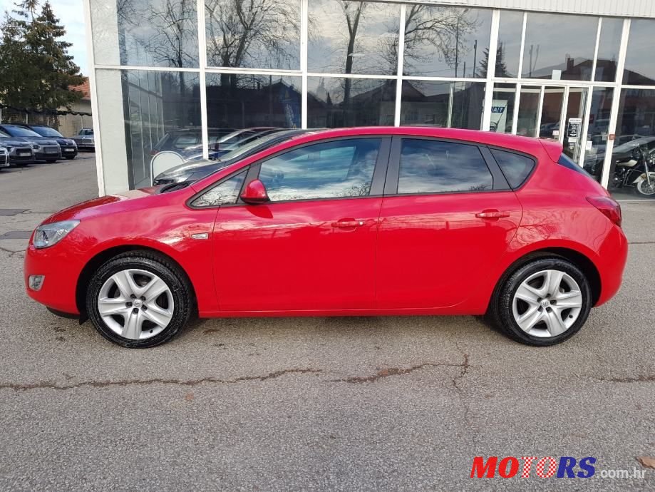 2011' Opel Astra 1,4 16V photo #6