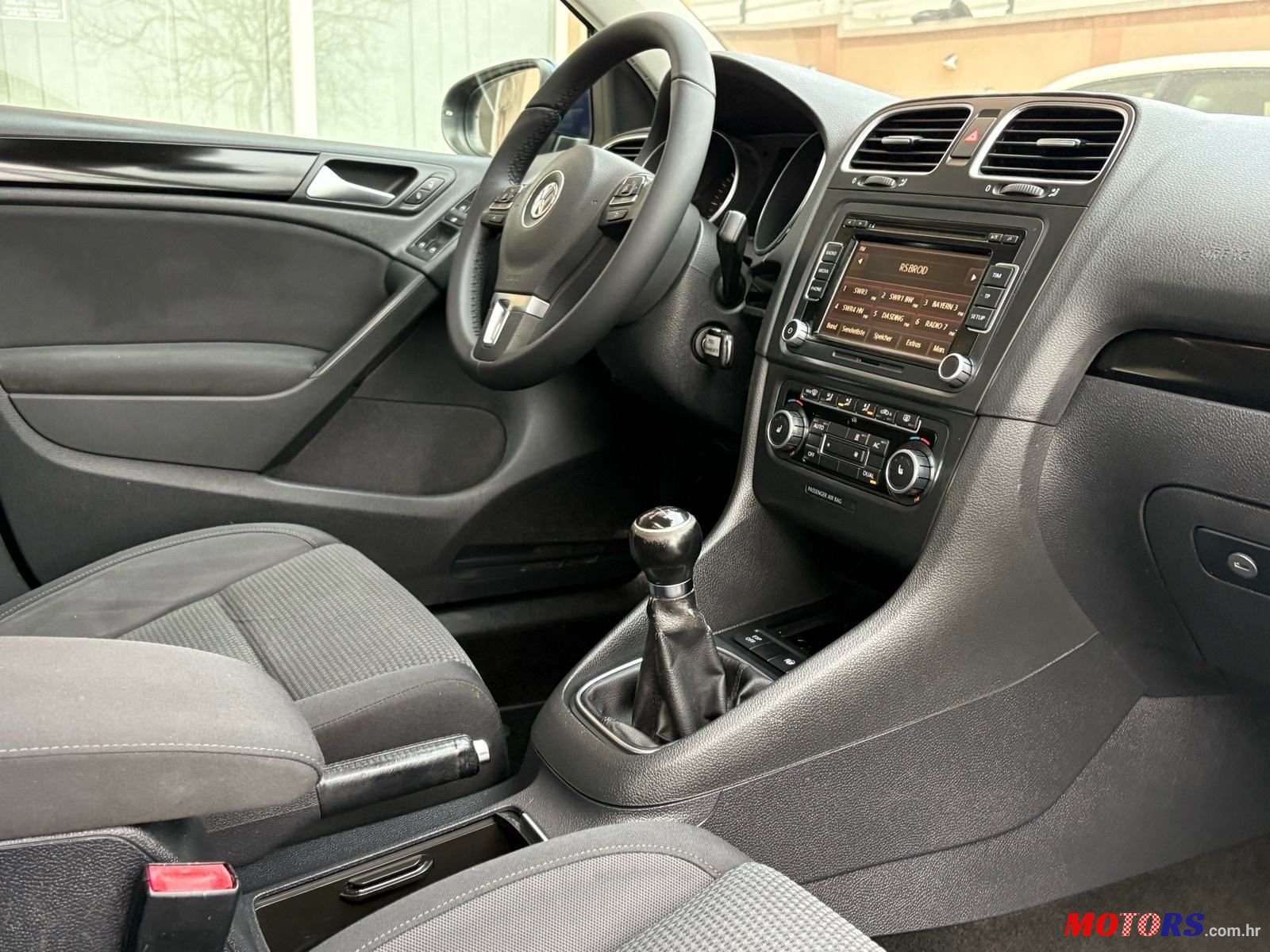 2009' Volkswagen Golf VI 2,0 Tdi photo #6