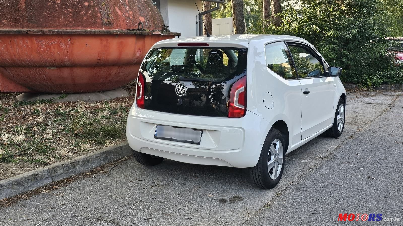 2013' Volkswagen Up! 1,0 Up! photo #2