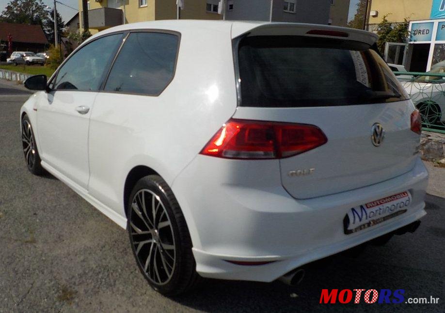 2013' Volkswagen Golf VII photo #2