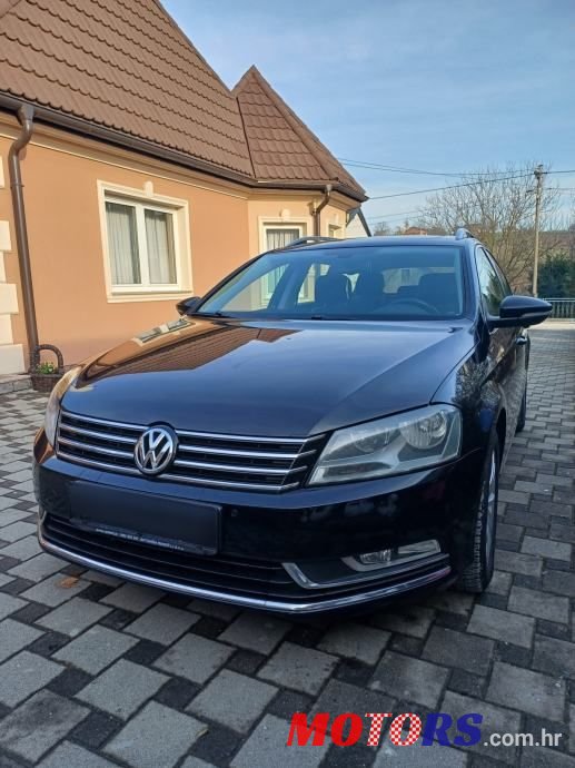 2011' Volkswagen Passat Variant photo #6