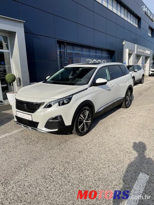 2017' Peugeot 5008 photo #1