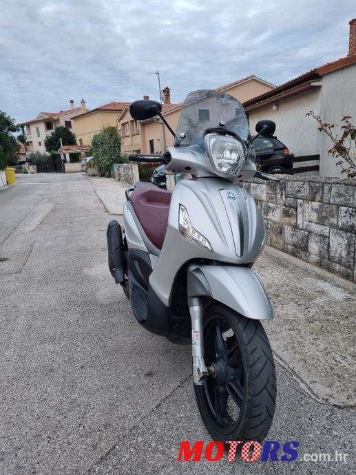 2019' Piaggio Beverly 350 photo #1