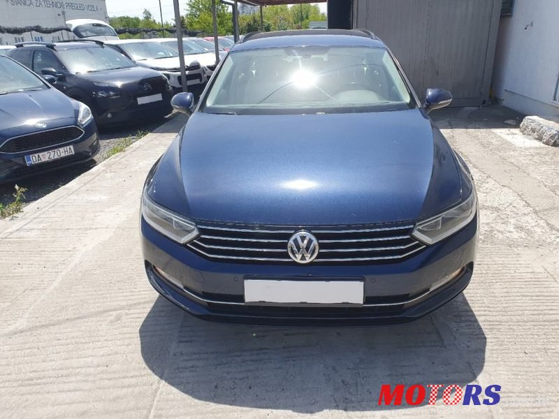 2016' Volkswagen Passat Variant photo #2