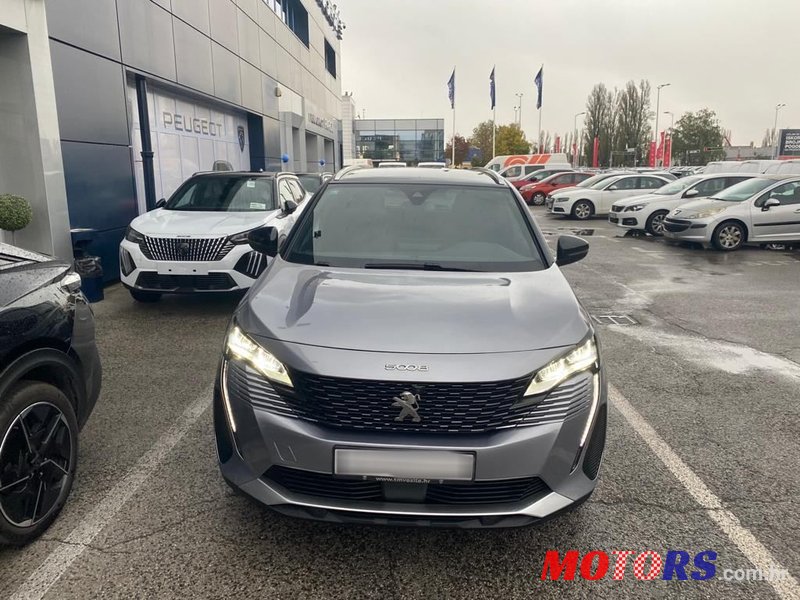 2023' Peugeot 5008 1.5 Bluehdi photo #2