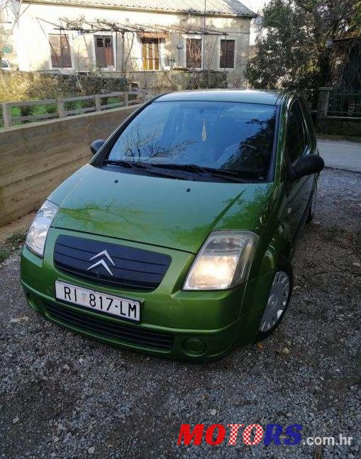 2004' Citroen C2 1,1 I X photo #1