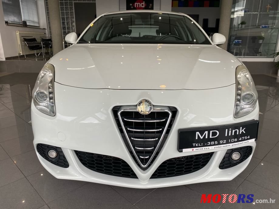 2010' Alfa Romeo Giulietta 1,6 photo #2